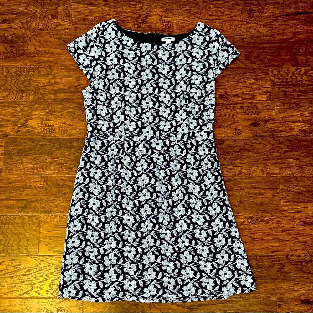 Old navy dress size 14 navy blue and white